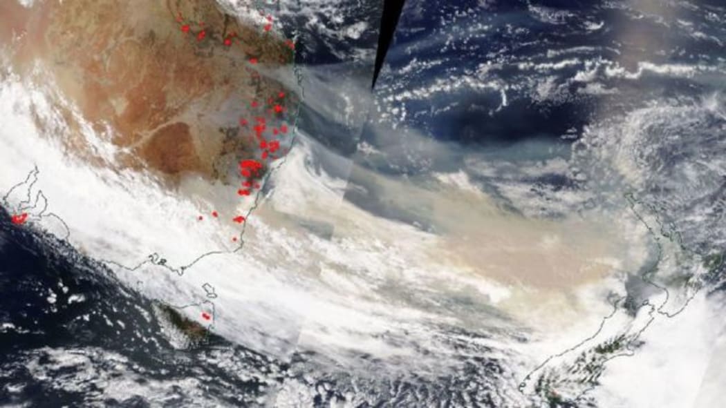 A satellite image showing smoke travelling towards New Zealand on 5 January 2020.