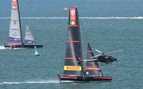 Luna Rossa has easily won the opening race of the Challenger Series semi-finals.