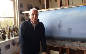 Grahame Sydney in his studio