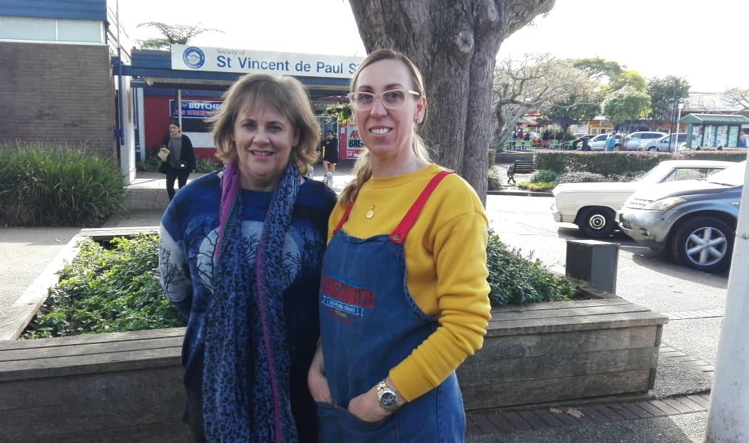 Māngere Bridge Business Association chair Pauline Anderson and Māngere Bridge Takeaways owner Anka Bartulovich.