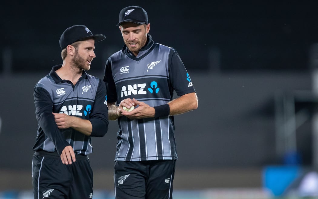 Black Caps captain Kane Williamson talks to Tim Southee.