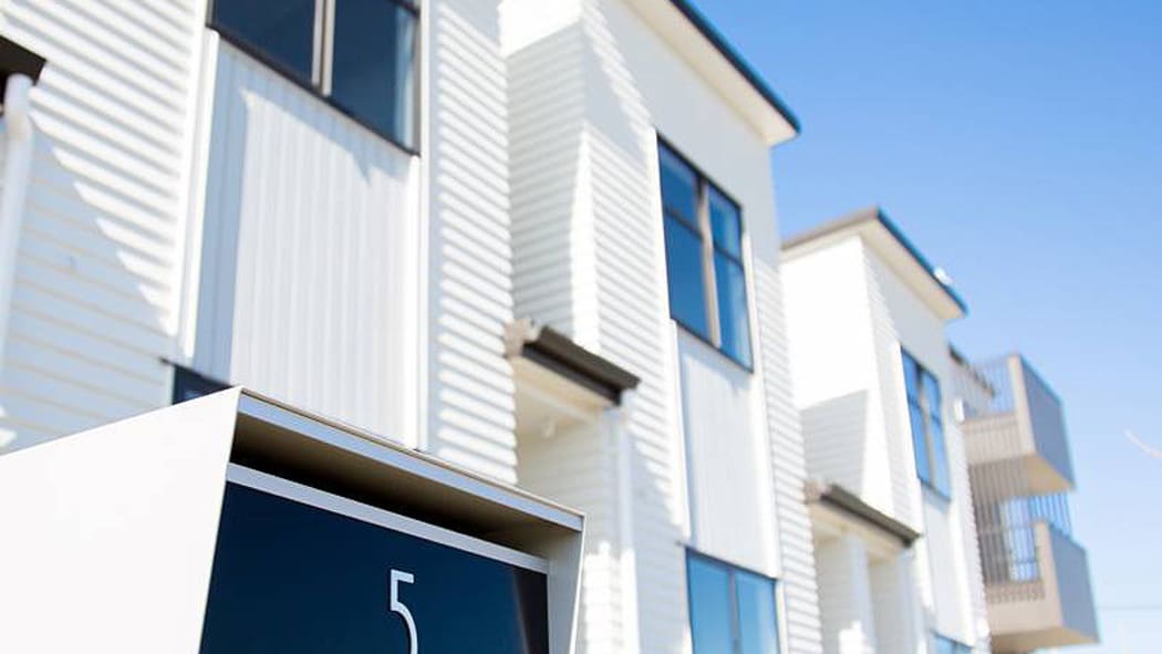 Figures released by the Auckland Council show it is still paying a hefty price for leaky and defective buildings.