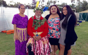 The late Saia Akauola with his family