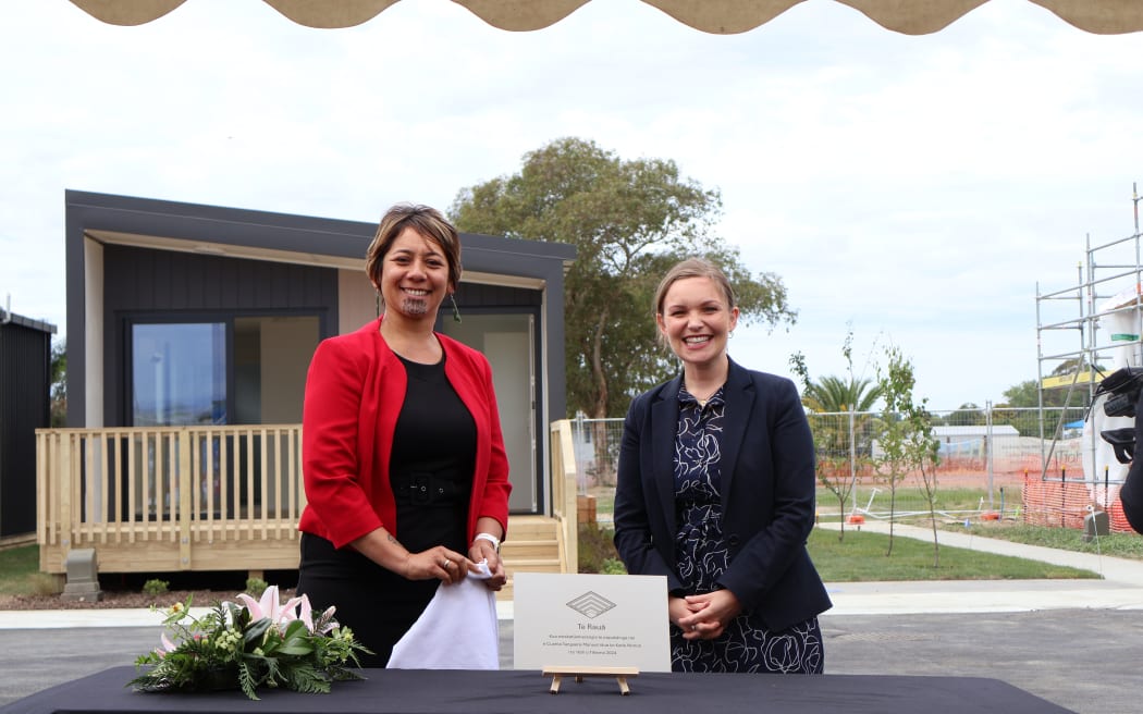 Cushla Tangaere Manuel, MP for Ikaroa-Rāwhiti and MP Katie Nimon.