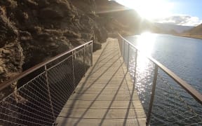 Lake Dunstan Trail in Central Otago.