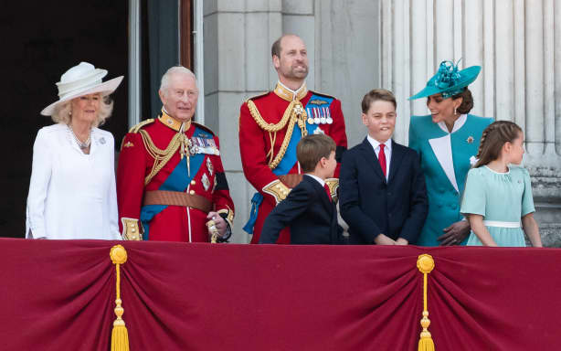 LONDON, UNITED KINGDOM - JUNE 14, 2025: King Charles III and Queen Camilla joined by William, Prince of Wales, Catherine, Princess of Wales, Prince George, Prince Louis and Princess Charlotte gather on the balcony of Buckingham Palace for a fly-past by the Royal Air Force during Trooping the Colour King's Birthday Parade in London, United Kingdom on June 14, 2025. (Photo by WIktor Szymanowicz/NurPhoto) (Photo by WIktor Szymanowicz / NurPhoto via AFP)