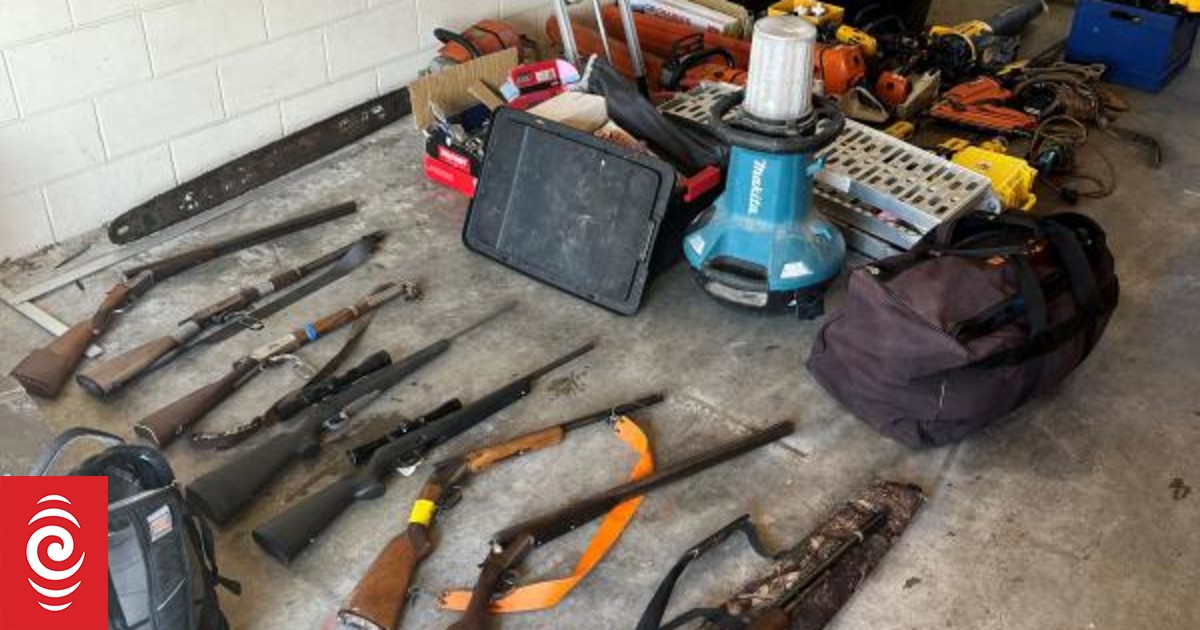 Three arrests after police raid at Tūrangi property - Vimarsana News