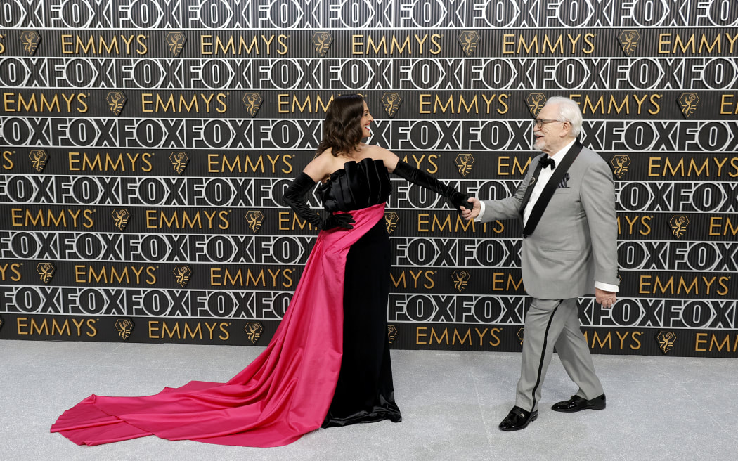 LOS ANGELES, CALIFORNIA - JANUARY 15: (L-R) Nicole Ansari-Cox and Brian Cox attend the 75th Primetime Emmy Awards at Peacock Theater on January 15, 2024 in Los Angeles, California.   Frazer Harrison/Getty Images/AFP (Photo by Frazer Harrison / GETTY IMAGES NORTH AMERICA / Getty Images via AFP)