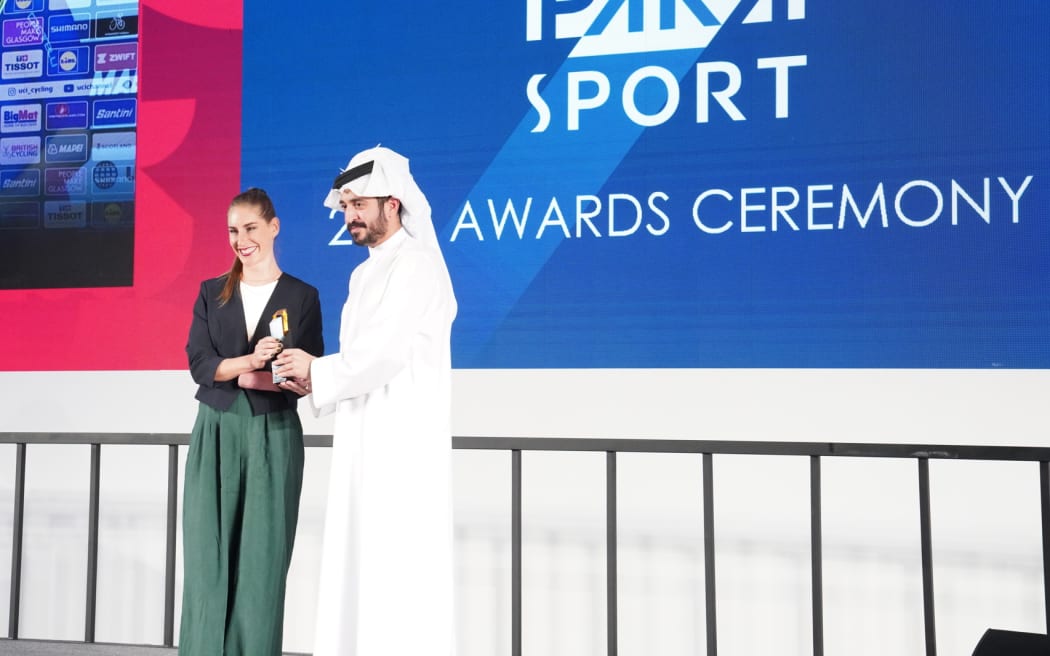 Para cyclist Nicole Murray receiving her world's Best Female Summer Para Athlete award from Highness Shaikh Khaled bin Hamad Al Khalfia.