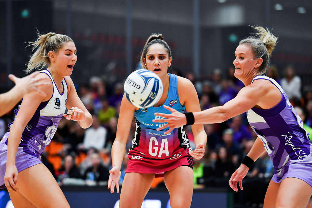 Storm Purvis (L) and Leana De Bruin (R) formed a defensive combination for the Stars in 2019.