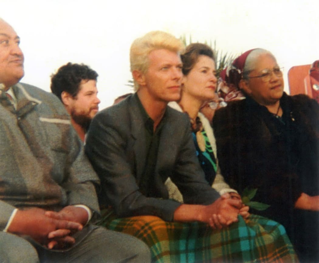 David Bowie during the whaikorero at Takupuwaahia Marae in Porirua in 1983.