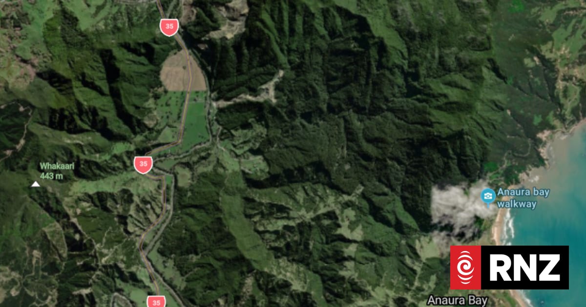 Rockfall closes SH35 near Gisborne