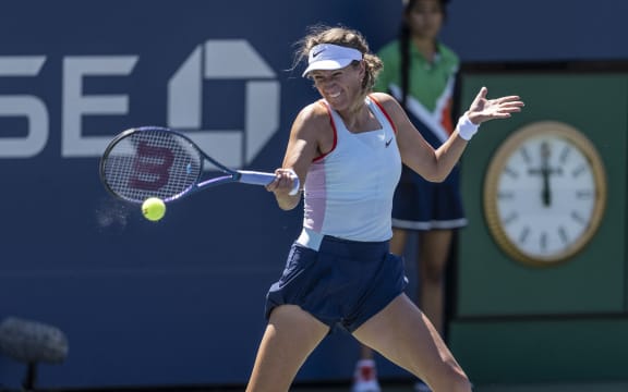 NEW YORK, UNITED STATES - SEPTEMBER 01: Victoria Azarenka returns ball during US Open Championships against Marta Kostyuk of Ukraine at Billie Jean King National Tennis Center in New York on September 1, 2022. Azarenka won in straight sets. Lev Radin / Anadolu Agency (Photo by Lev Radin / ANADOLU AGENCY / Anadolu Agency via AFP)