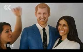 Woman makes life size cakes of Duke and Duchess of Sussex