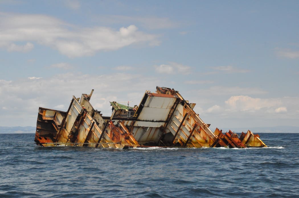 The Rena's bow was dismantled in February 2013.
