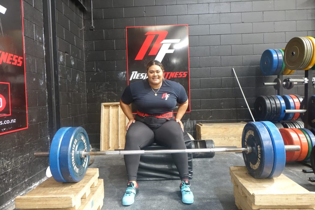 Former New Zealand discus star Siositina Hakeai is looking to snatch records in a new sport.