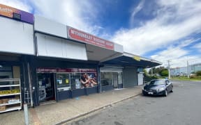 Wymondley Discount Liquor in Ōtara was selling single bottles of beer for as little as $2 and had a promotion offering customers the chance to win a Lazy Boy chair if they spent $20 or more on cider or RTDs.