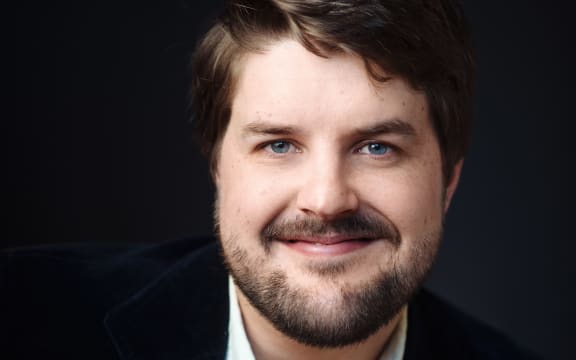 Tenor Oliver Sewell