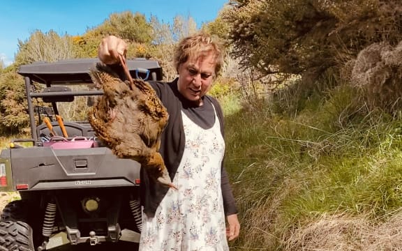 Lois Croon with a weka
