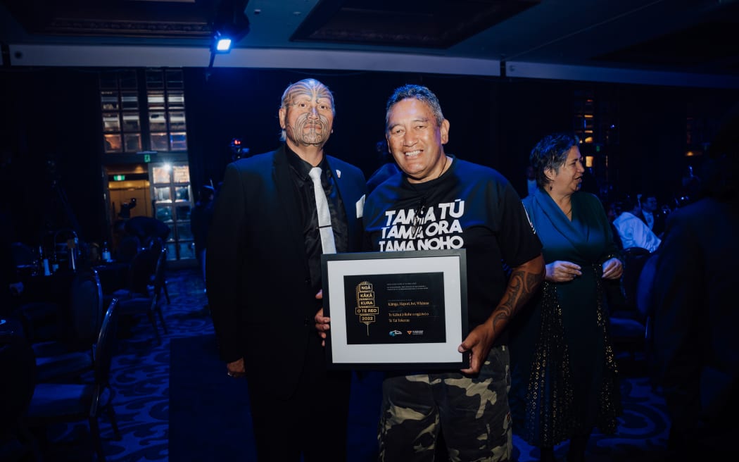 Taiaha Hawke of Ngāti Whātua Ōrākei and Hone Harawira, at the Te Reo awards ceremony Ngā Kākā Kura, 9 Dec 2022