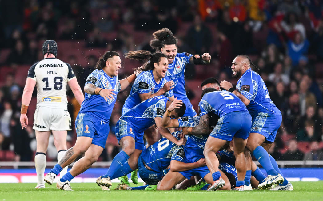 Picture by Will Palmer/SWpix.com - 12/11/2022 - Rugby League - Rugby League World Cup 2021 - Semi Final - England v Samoa - Emirates Stadium, London, England - Samoa celebrate their 2021 Rugby League World Cup Semi Final win over England