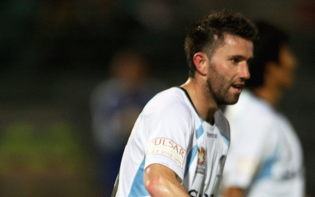 Terry McFlynn playing for Sydney FC in 2009.