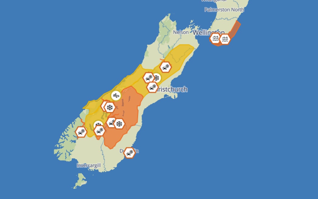 Central Otago and inland Canterbury, from the Rangitata River southwards are under an orange heavy snow warning.