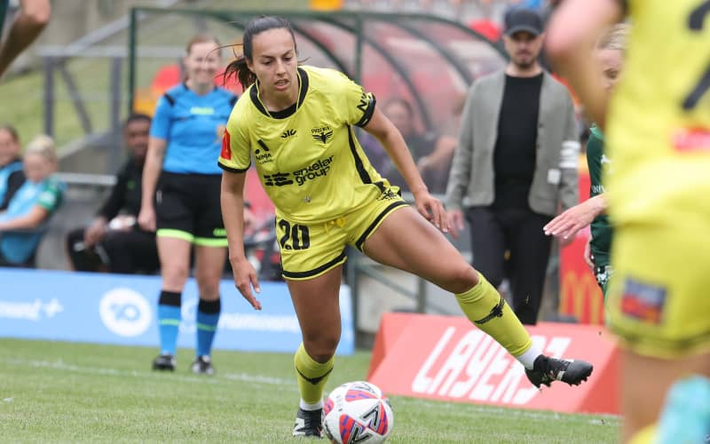 Football: Phoenix streak ends with loss to A-League women leaders | RNZ