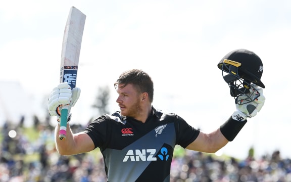 Glenn Phillips celebrates his maiden T20 century 2020.