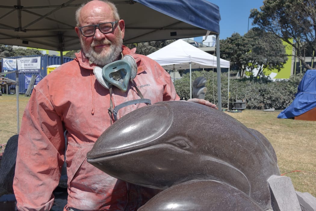 Australian artist Silvio Apponyi and his maui's dolphin work.
