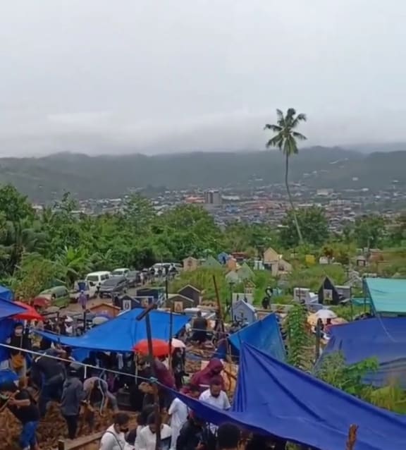 Abepura cemetery 25 July, 2021: a spate of burials in Jayapura in recent days - a sign of the surge in local deaths from Covid-19.