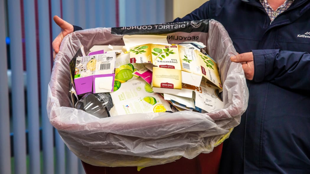 The Marlborough District Council will run a one-month trial to see if crate liners stop recyclables from becoming street litter.