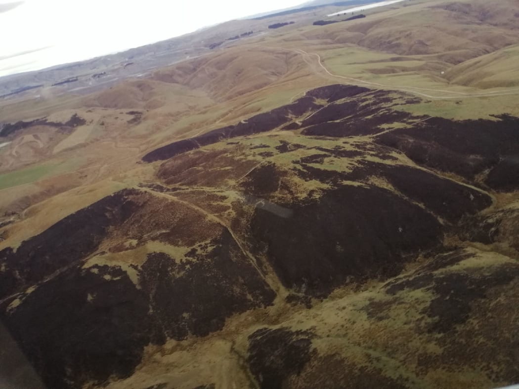 An aerial shows the Macraes fire, which covered 800 hectares of farmland.