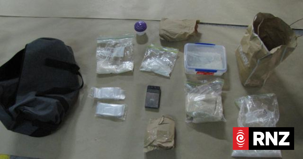 Kilo of meth, firearms and $100k in cash seized in bust | RNZ