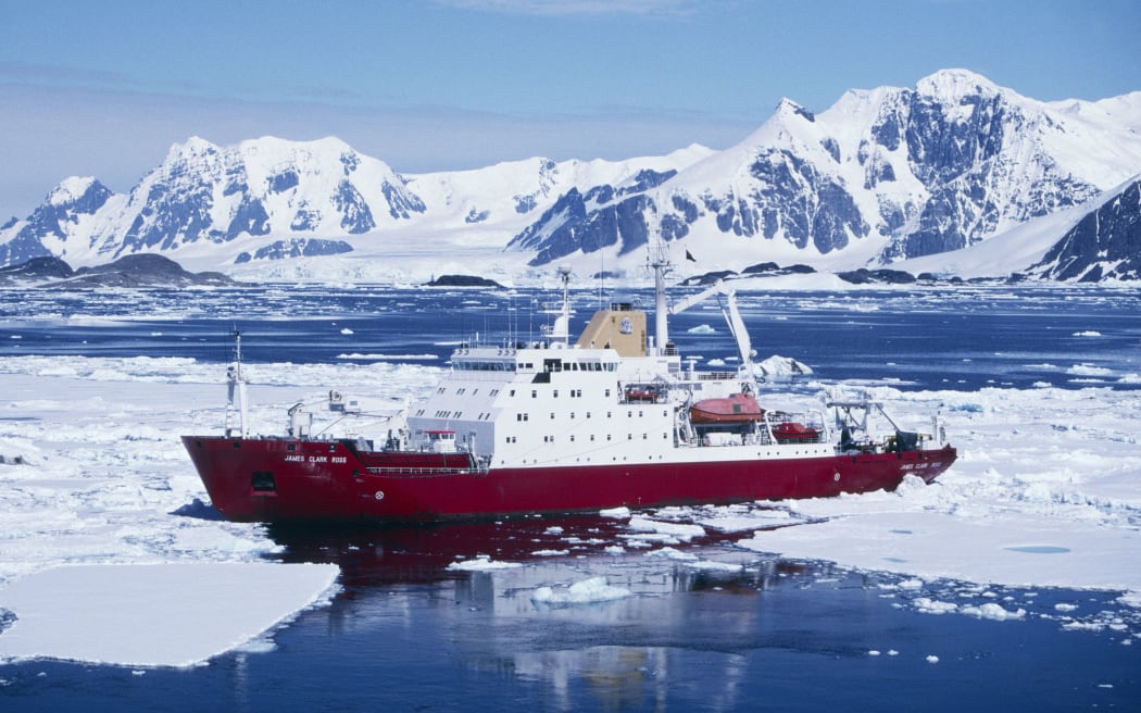 New Zealand is to try for a fourth time to get Antarctica's Ross Sea turned into the world's largest marine reserve.