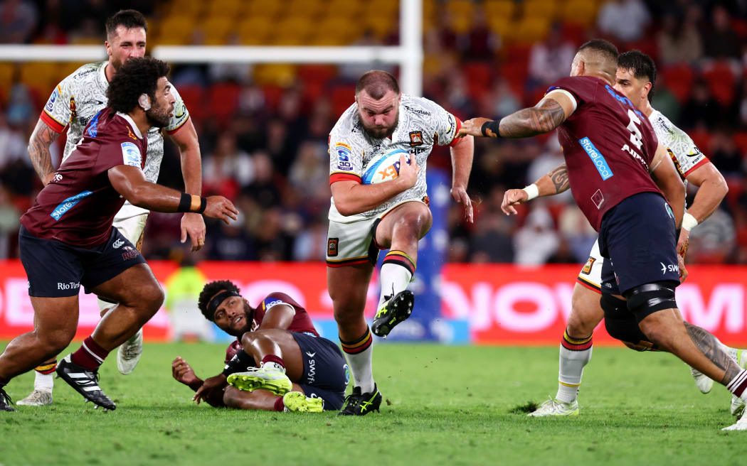 Chiefs see off Queensand Reds to bag sixth straight Super Rugby Pacific ...