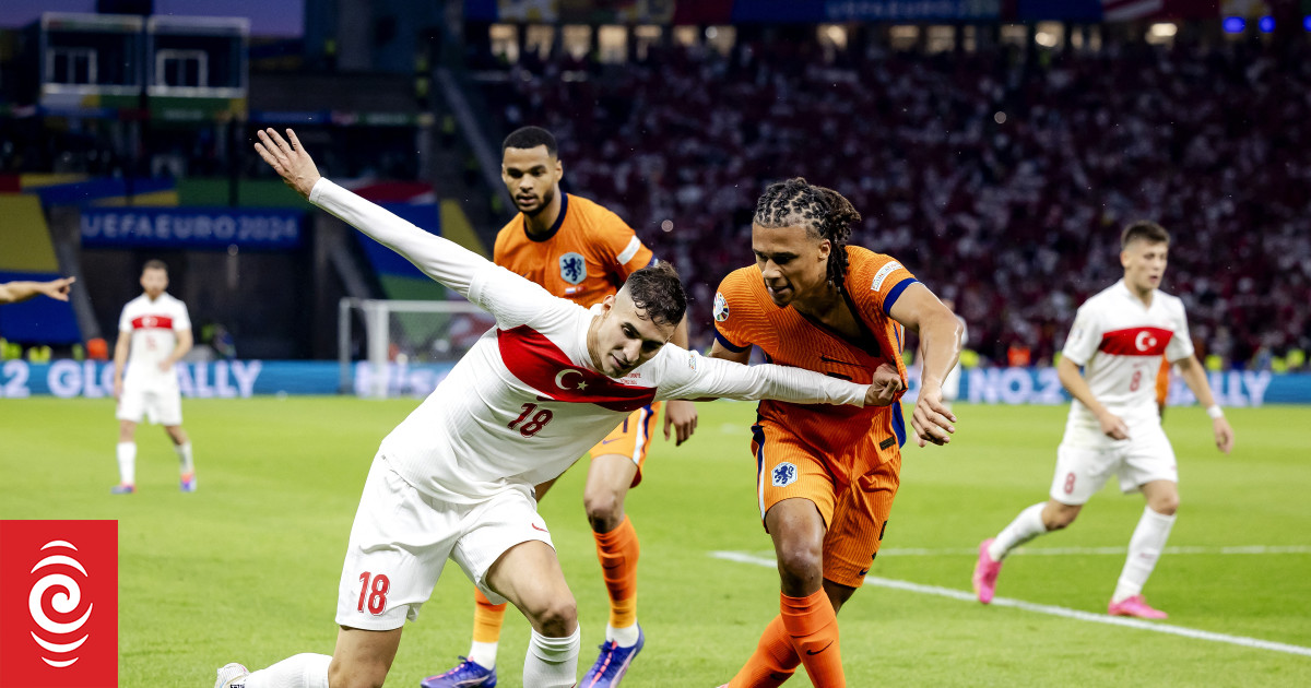 Moldor scoort een eigen doelpunt en leidt Nederland naar de halve finales