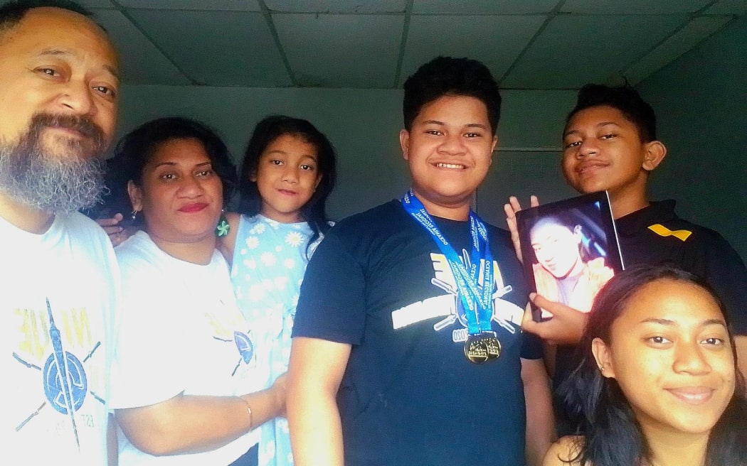 Niue Powerlifting Family