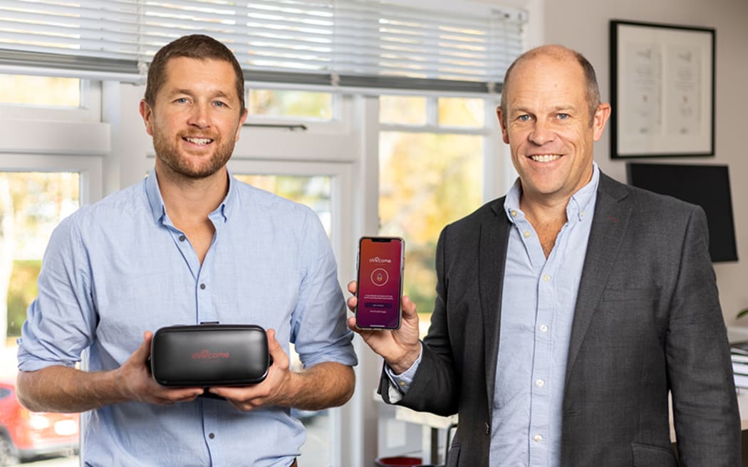 oVRcome founder Adam Hutchinson and University of Otago Associate Professor Cameron Lacey.