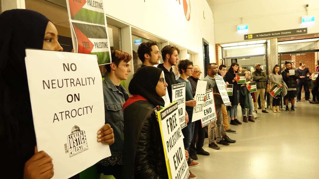 Protest against speech by Israeli soldiers at Victoria University