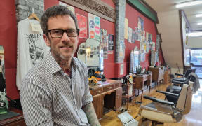 New Plymouth barber Steven Stewart donates his to cut hair for the Taranaki Retreat