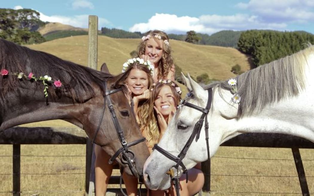 Bachelor of Veterinary Science students Charlotte Stenberg (left), Rebecca Weal (centre) and Alexandra Moss (right).