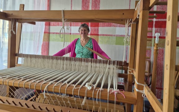 Alison Ross is trying to highlight Taranaki's sheep farmers through her Taranaki Blanket project.