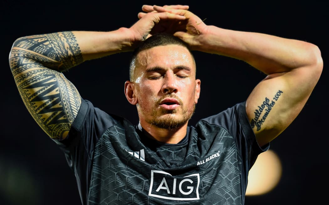 World Rugby wants players, such as Sonny Bill Williams, to cover their tattoos while out in public at the Rugby World Cup.