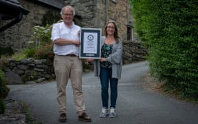 Gwyn Headley and Sarah Badham with the record for the World's Steepest Street