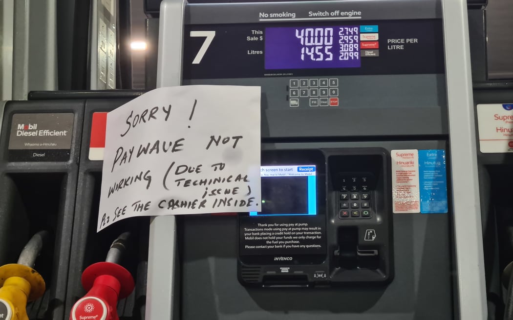 Global cyber outage hits Auckland petrol station, affecting paywave services.