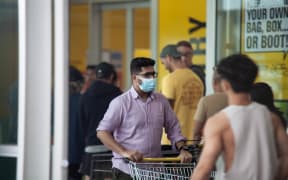 Queues at Mt Wellington supermarkets after it was announced the country is moving into alert level 3 and then 4 in the next few days.