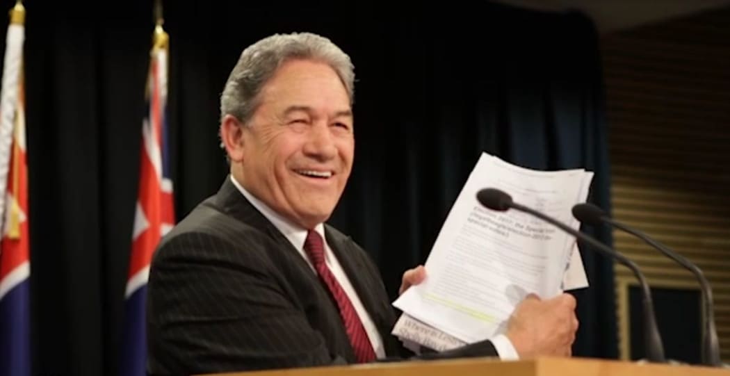 Winston Peters at Parliament criticising a newspaper report about him in front of the assembled press pack.