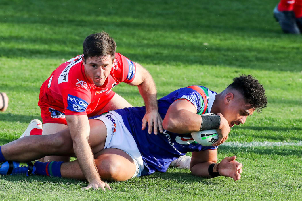 Eliesa Katoa scores. Vodafone Warriors v St George Illawarra Dragons. NRL Rugby League, Central Coast Stadium, Central Coast, NSW, Australia.