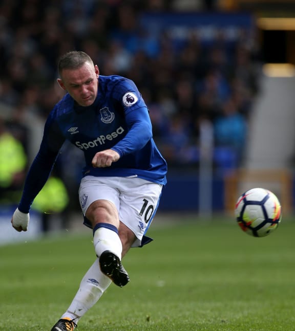 Wayne Rooney scores for Everton